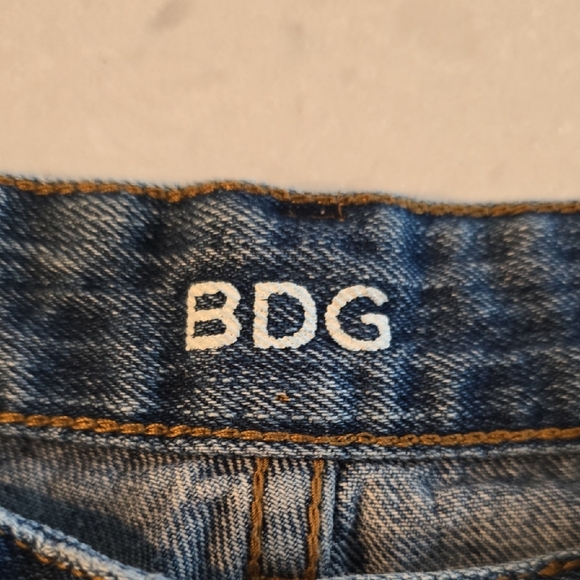 Urban Outfitters, BDG Freja Vintage Fit Mid-Rise Women's Jean Shorts, Size 24W - Picture 2 of 9